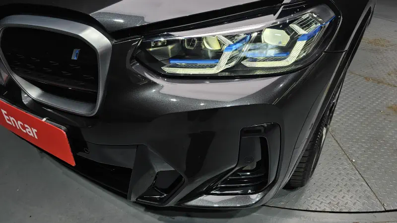 BMW iX3