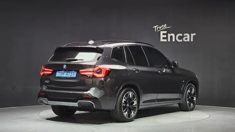 BMW iX3