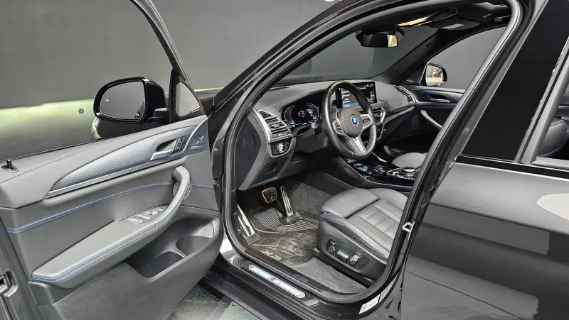 BMW iX3