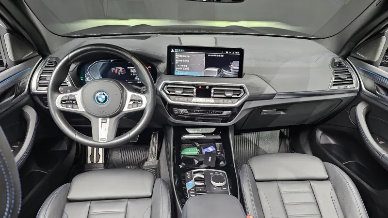 BMW iX3