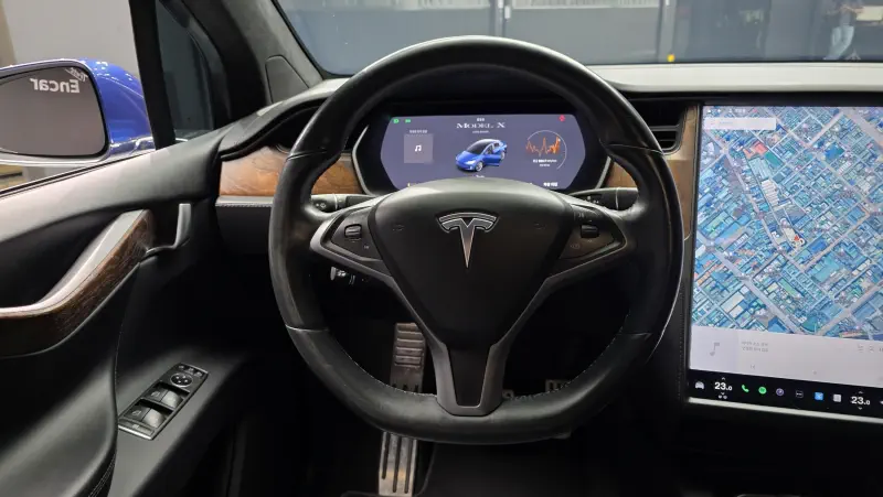 Tesla MODEL X