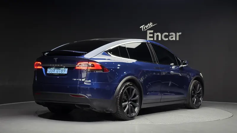 Tesla MODEL X