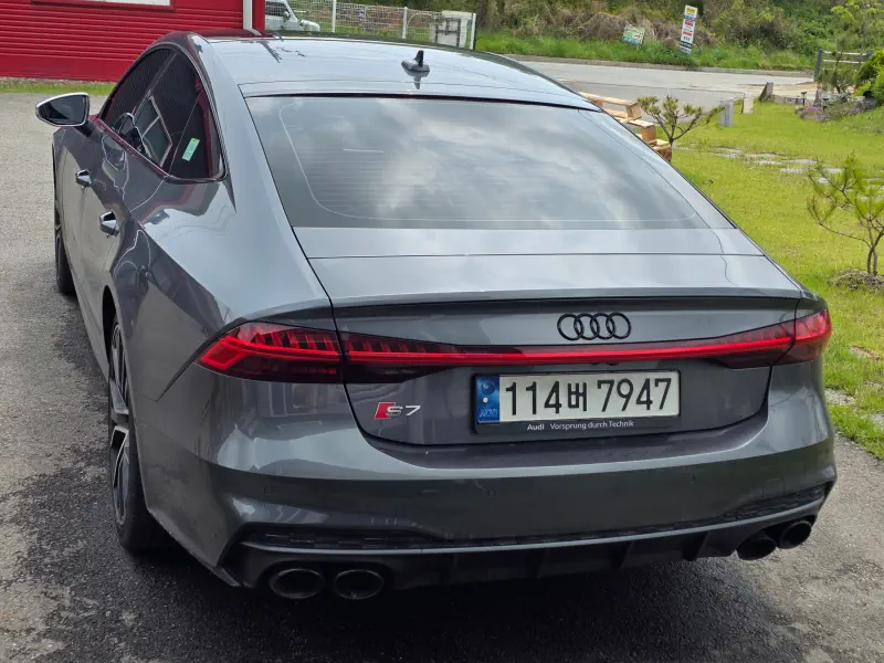 Audi S7