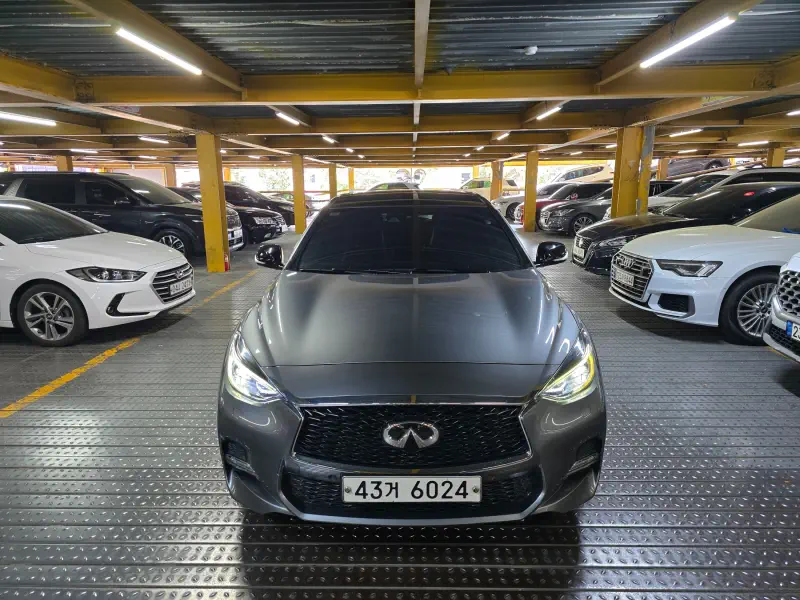 Infiniti Q30