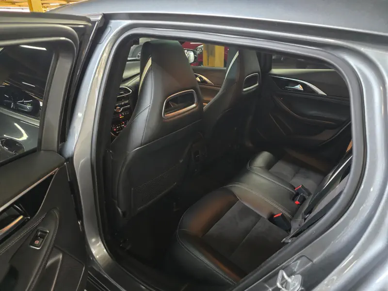 Infiniti Q30