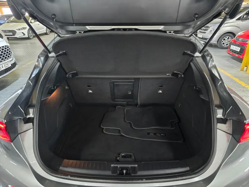 Infiniti Q30