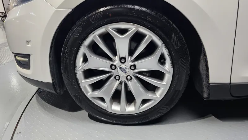 Ford Taurus