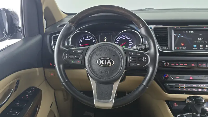 Kia Carnival
