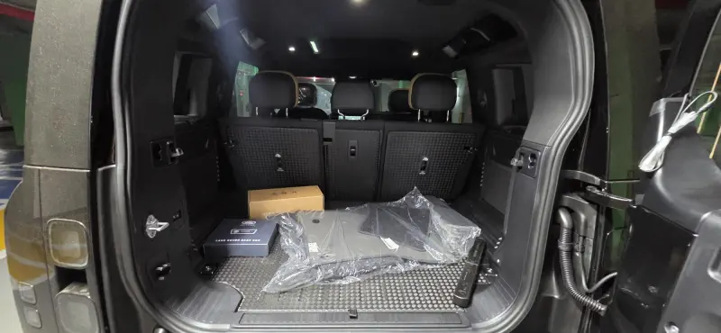 Land Rover Defender