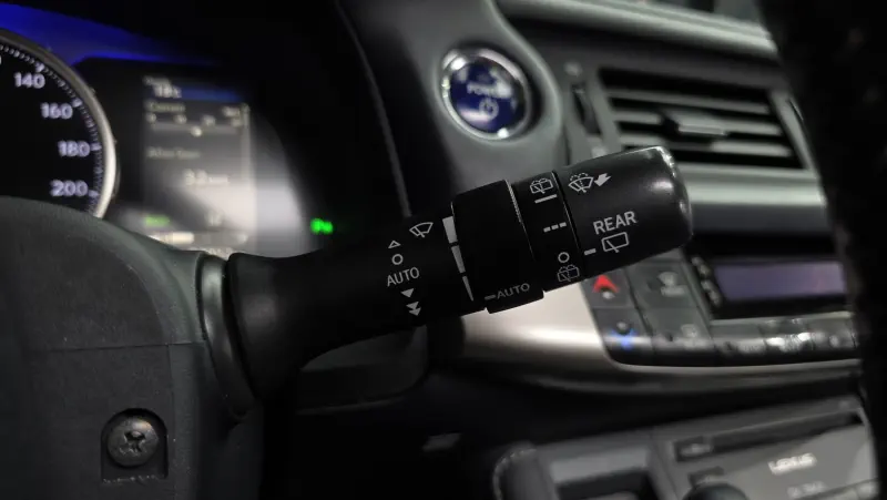 Lexus CT200h