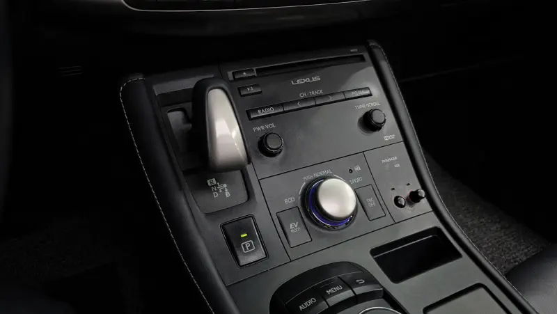 Lexus CT200h