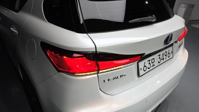 Lexus CT200h