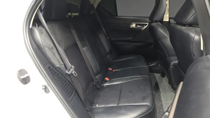 Lexus CT200h