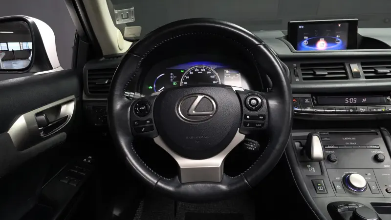 Lexus CT200h