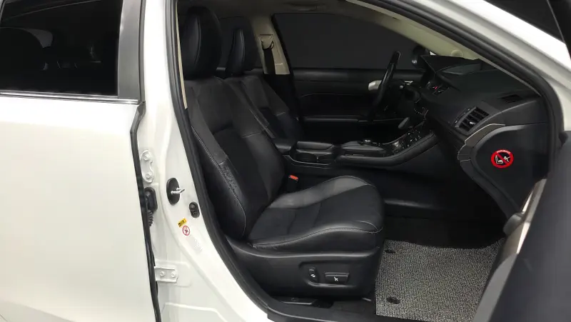 Lexus CT200h