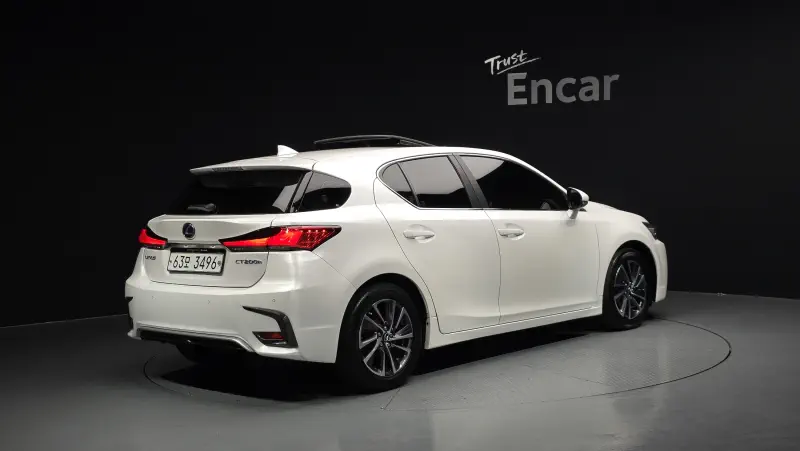 Lexus CT200h