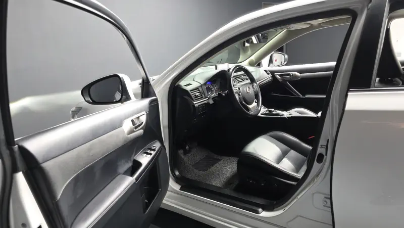 Lexus CT200h