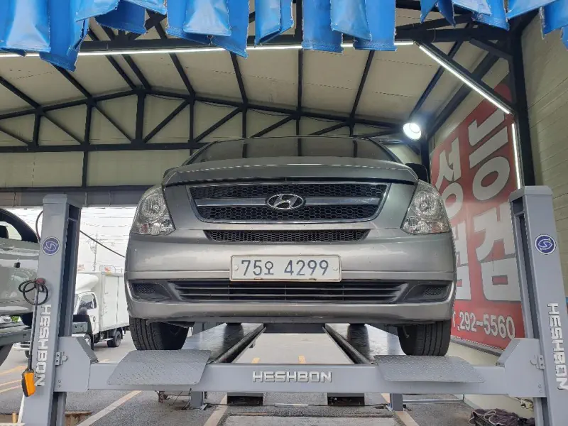 Hyundai Grand Starex