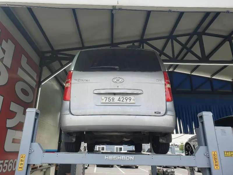Hyundai Grand Starex