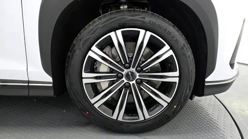 BYD Sealion 7
