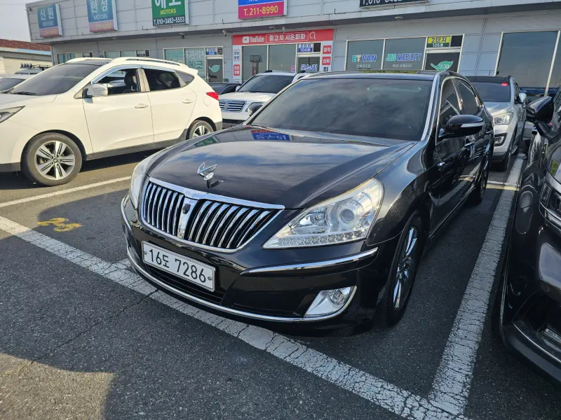 Hyundai Equus