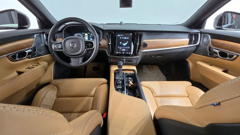 Volvo S90