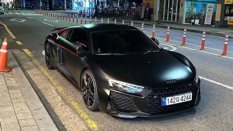 Audi R8