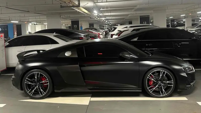Audi R8