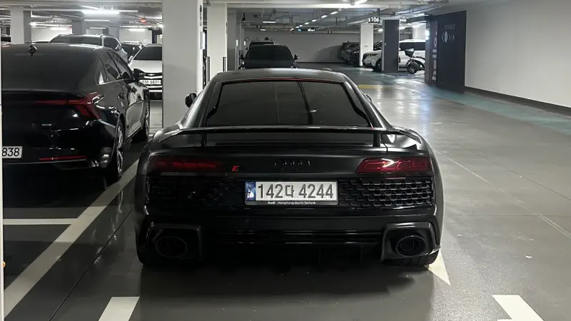 Audi R8