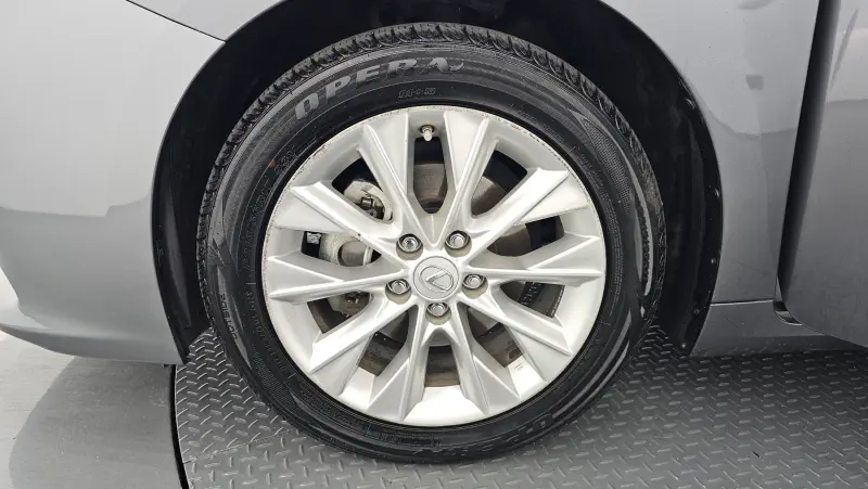 Lexus ES300h