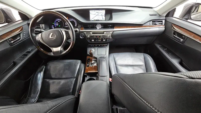 Lexus ES300h