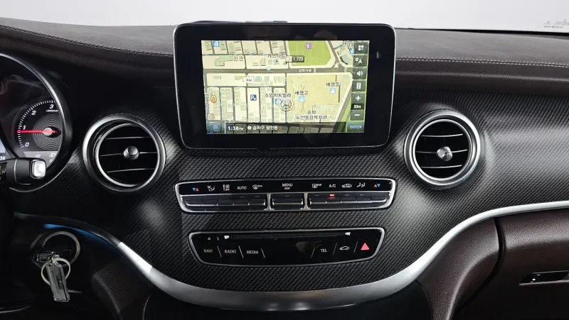 Mercedes-Benz V-Class