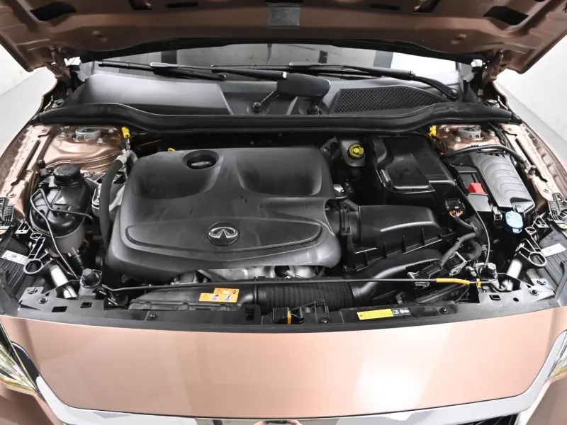 Infiniti Q30