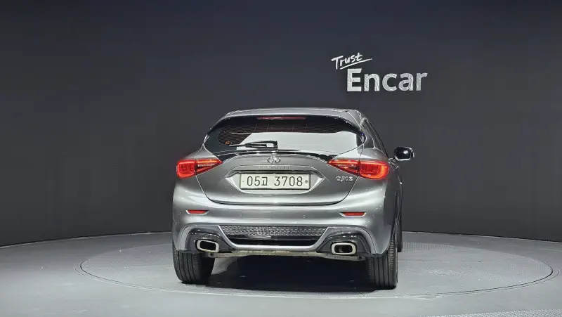 Infiniti Q30