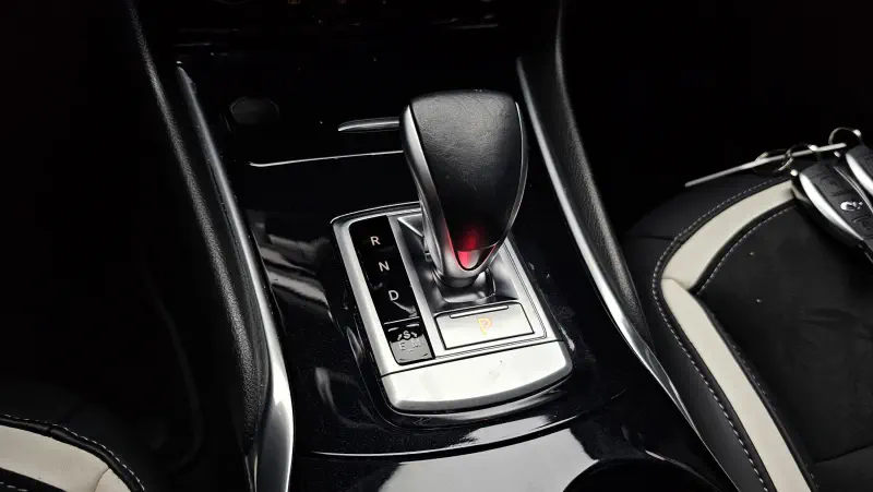 Infiniti Q30