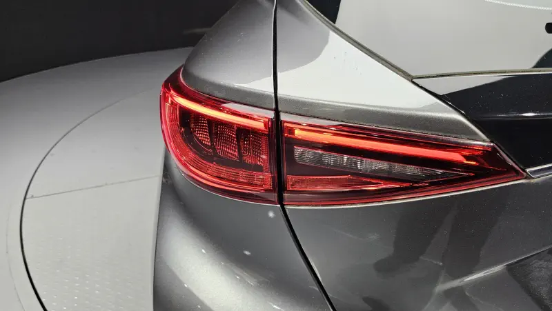 Infiniti Q30