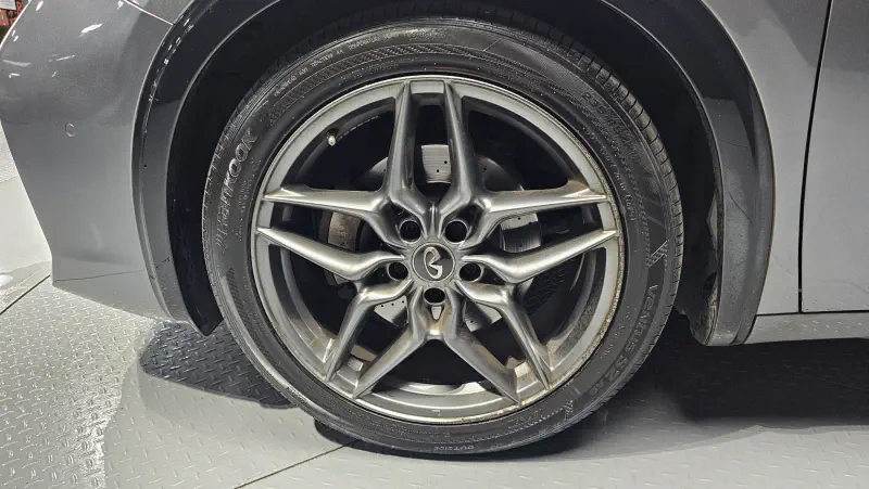 Infiniti Q30