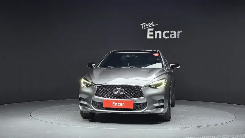 Infiniti Q30