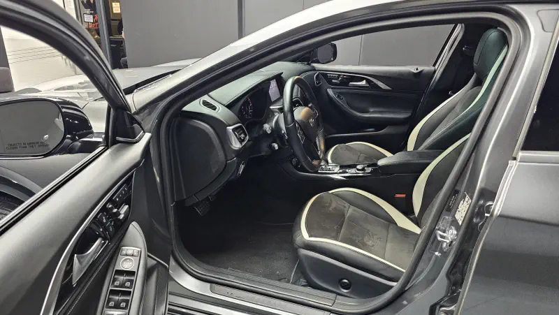 Infiniti Q30