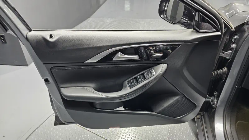 Infiniti Q30