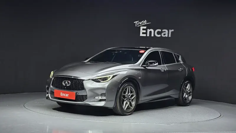 Infiniti Q30
