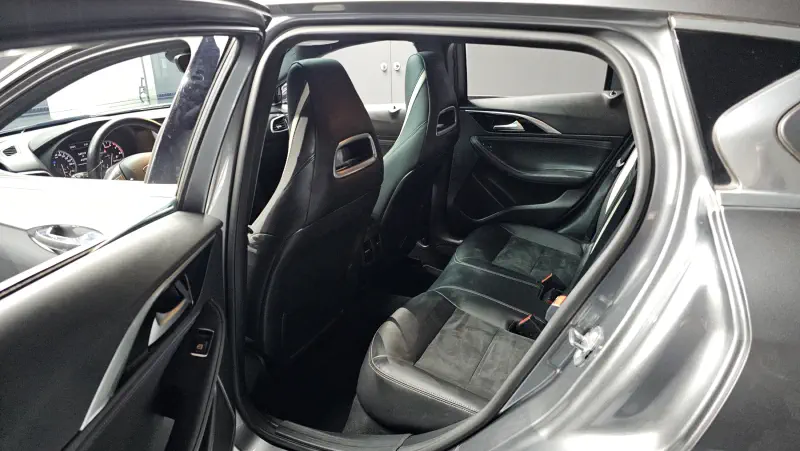 Infiniti Q30