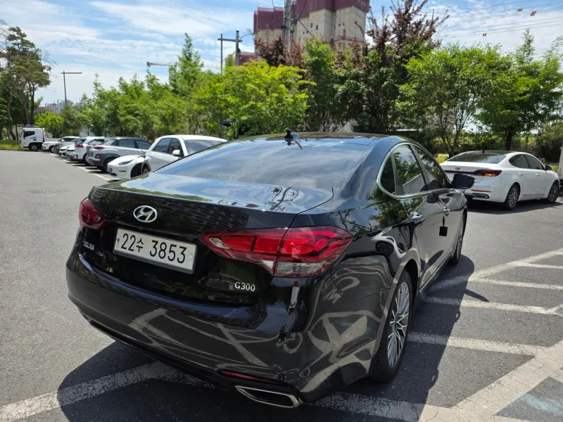Hyundai Aslan