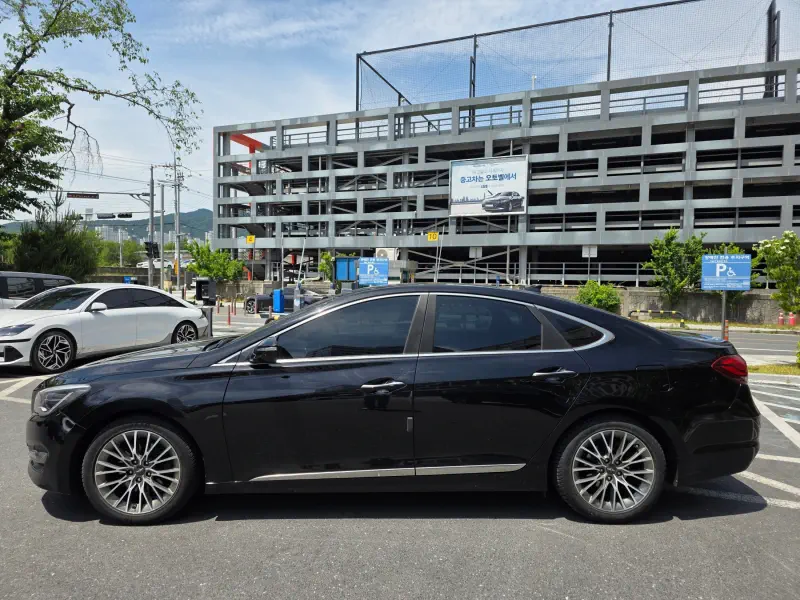 Hyundai Aslan