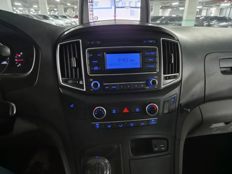Hyundai Grand Starex