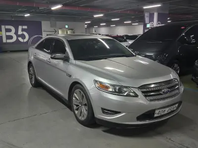 Ford Taurus
