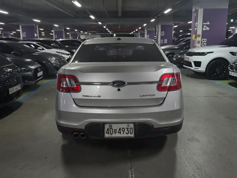 Ford Taurus
