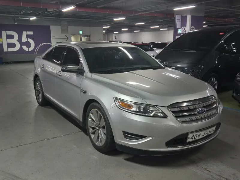Ford Taurus