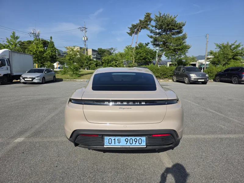 Porsche Taycan