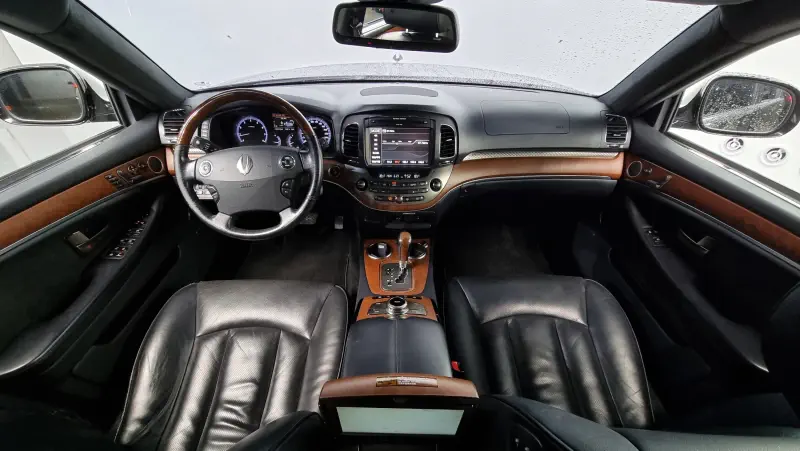SsangYong Chairman W